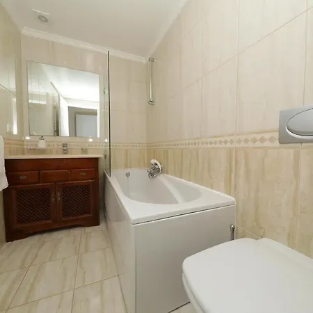 Bela Vivenda-pretty Family With Pool & Golf Вилла